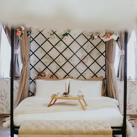 Belle, Littleparis