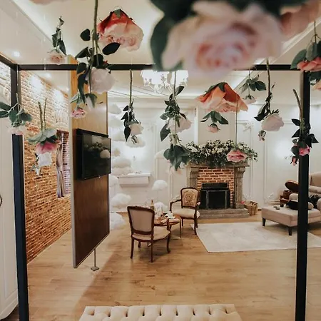 Belle, Littleparis Korce
