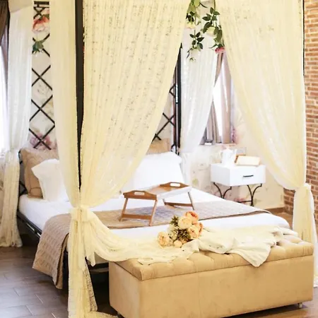 Belle, Littleparis Apartamento